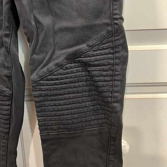 Black Jeans - Picture 2 of 5